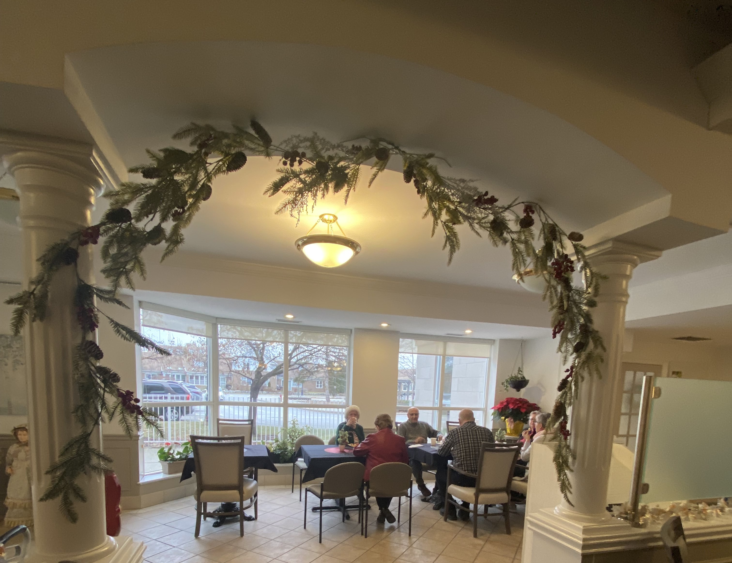 Image of residents enjoying time together during the holidays at Luther Village on the Park.